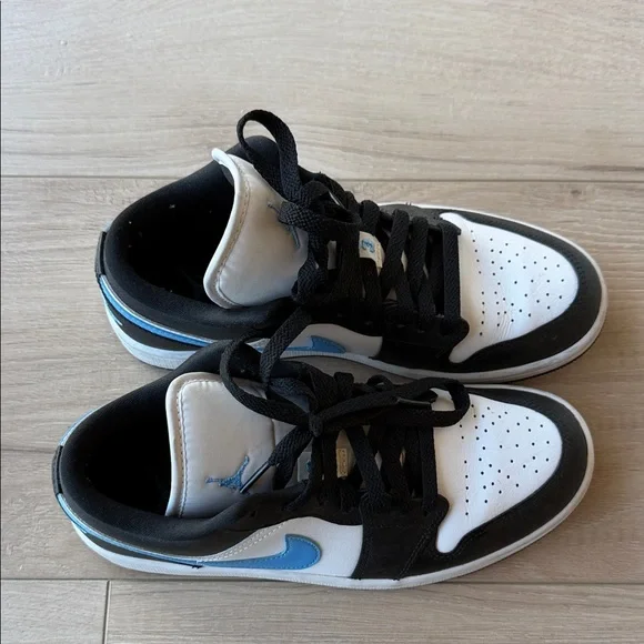 Jordan Lows Varsity - Picture 2 of 8